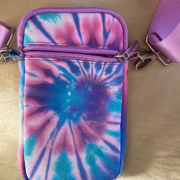 Top Trenz Tie Dye crossbody cell phone and essentials carrier NWT never used - Picture 1 of 3